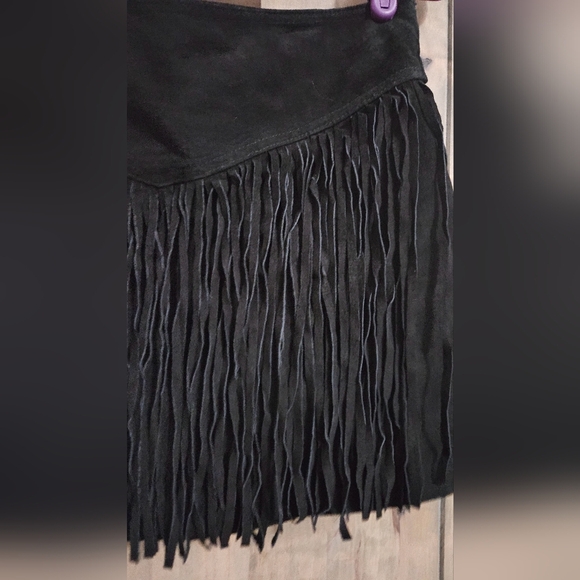 FOREVER 21 Genuine leather suede fringe mini skirt In Black.Size 29 NWT - Picture 2 of 10